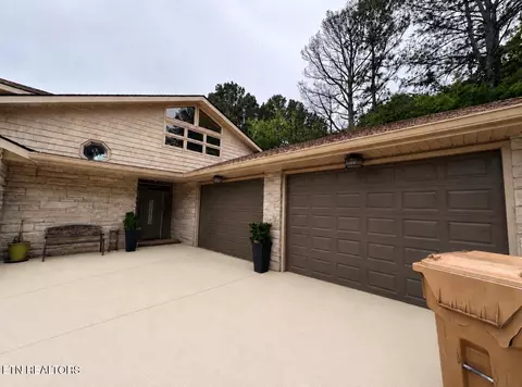 332 Southshore Dr, Greenback, TN 37742