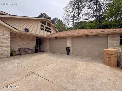 332 Southshore Dr, Greenback, TN 37742