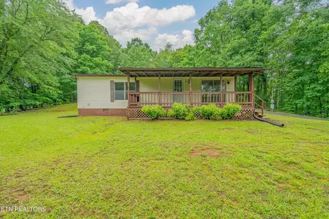 339 Bowers Rd, Harriman, TN 37748