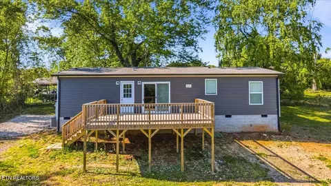 135 Gamble Ln, La Follette, TN 37766