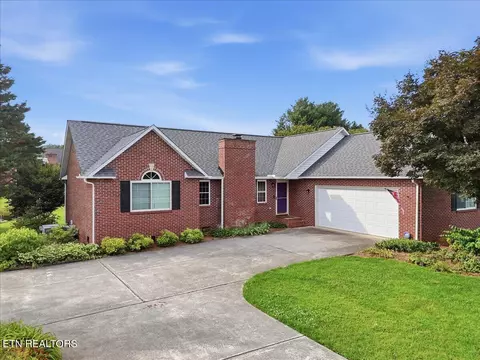 3110 Falcon Dr, Maryville, TN 37803