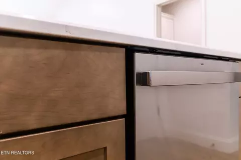 Kitchen - 111 Alpine Dr, Clinton, TN 37716 photo 6 of 6