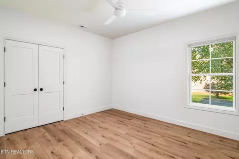 Bedroom - 111 Alpine Dr, Clinton, TN 37716 photo 3 of 4