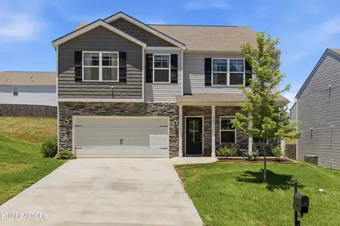 165 Ashe Ave, Lenoir City, TN 37771