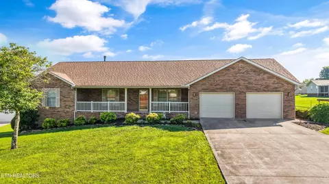 1426 Sparks Ln, Sevierville, TN 37876