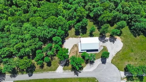 757 Rockview Rd, Jamestown, TN 38556