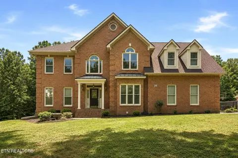 102 Cornell Ln, Oak Ridge, TN 37830