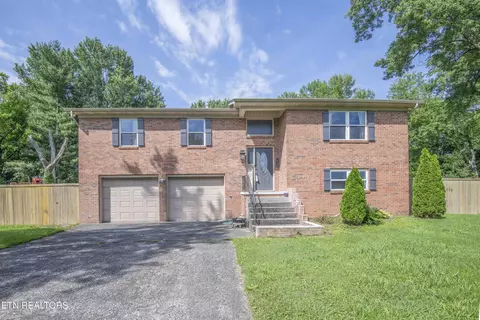 214 Luther Jackson Dr, Maryville, TN 37804