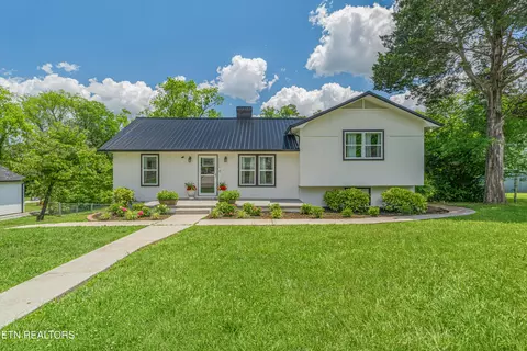 1802 Charles Dr, Knoxville, TN 37918
