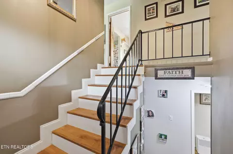 Entry Way - 638 Marie St, Talbott, TN 37877 photo 1 of 4