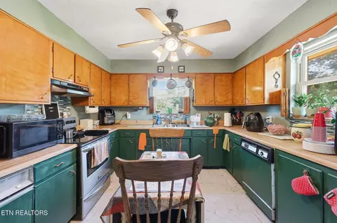 Kitchen - 638 Marie St, Talbott, TN 37877 photo 2 of 2