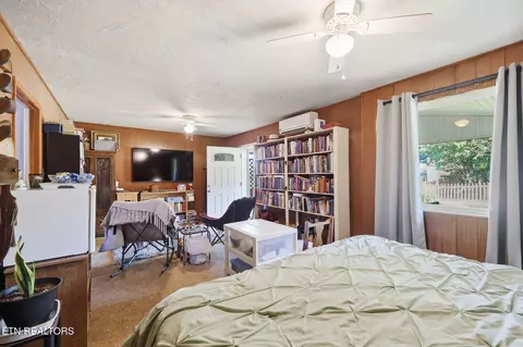 Bedroom - 638 Marie St, Talbott, TN 37877 photo 6 of 6
