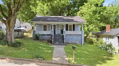 906 N B St, Lenoir City, TN 37771