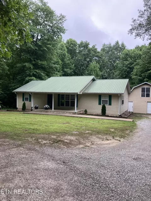 2712 Tinchtown Rd, Jamestown, TN 38556