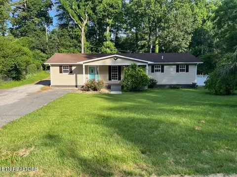 304 Shoreline Cir, La Follette, TN 37766