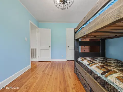 Bedroom - 848 Lakeshore Rd, Talbott, TN 37877 photo 4 of 5