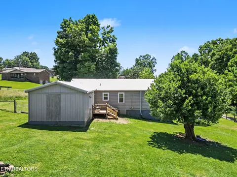 Exterior - 848 Lakeshore Rd, Talbott, TN 37877 photo 4 of 7