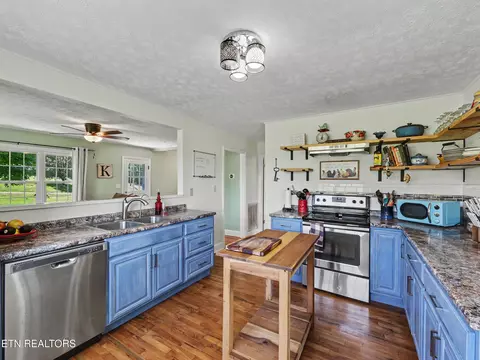 Kitchen - 848 Lakeshore Rd, Talbott, TN 37877 photo 1 of 4