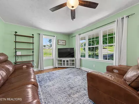 Living - 848 Lakeshore Rd, Talbott, TN 37877 photo 3 of 3