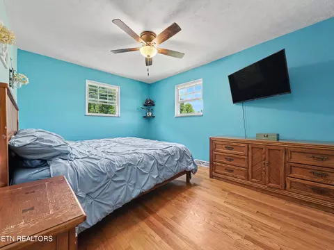 Bedroom - 848 Lakeshore Rd, Talbott, TN 37877 photo 2 of 5