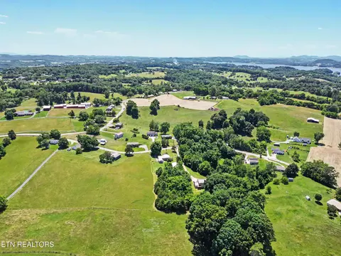 View/Area - 848 Lakeshore Rd, Talbott, TN 37877 photo 4 of 9