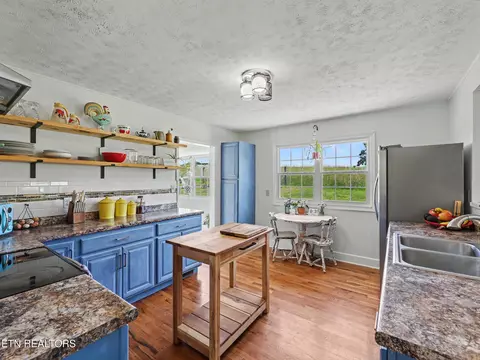 Kitchen - 848 Lakeshore Rd, Talbott, TN 37877 photo 4 of 4