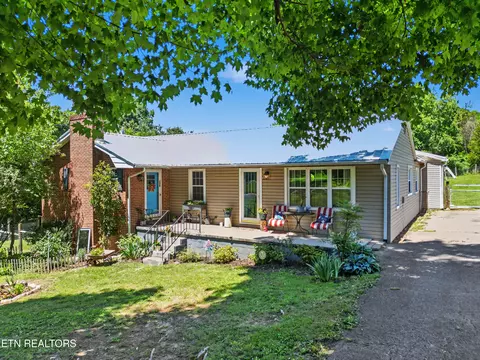 Exterior - 848 Lakeshore Rd, Talbott, TN 37877 photo 2 of 7