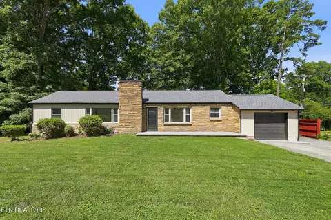 1621 Hollywood Rd, Knoxville, TN 37909