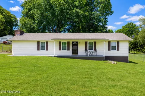 210 Arrowhead Dr, Maryville, TN 37801
