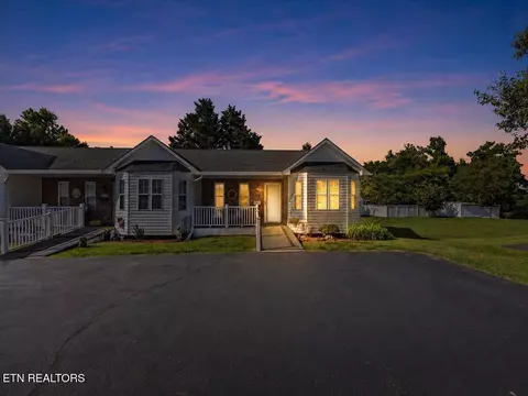 621 Race St, Elizabethton, TN 37643