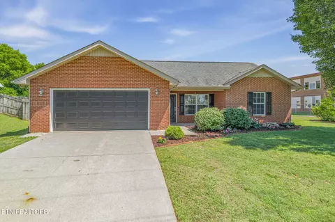 1504 Jett Rd, Maryville, TN 37804