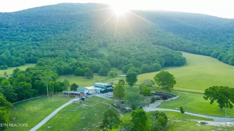 979 Wilson Cemetery Rd, Pikeville, TN 37367