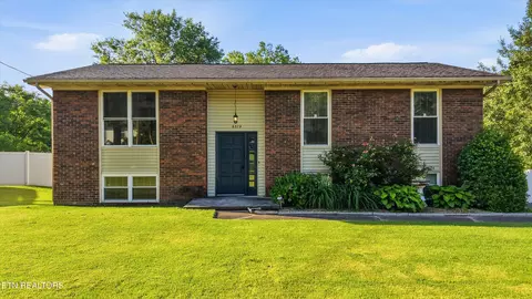 6579 E Garwood Cir, Knoxville, TN 37918