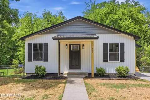 925 Cherokee St, Maryville, TN 37804