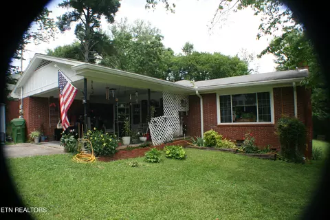 310 Cardinal St, Maryville, TN 37803