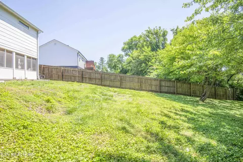 1718 Spring St, Powell, TN 37849