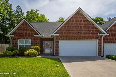 1120 Fellin View Way, Sevierville, TN 37876