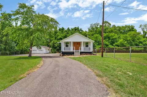 1006 Ruritan Rd, Harriman, TN 37748