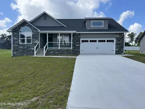 815 Colby Cir, Crossville, TN 38571