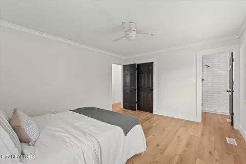 Bedroom - 8528 Heiskell Rd, Powell, TN 37849 photo 2 of 5