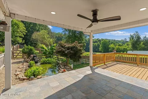 Exterior - 8528 Heiskell Rd, Powell, TN 37849 photo 4 of 9