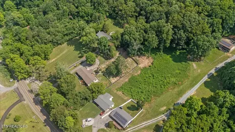 View/Area - 8528 Heiskell Rd, Powell, TN 37849 photo 2 of 5