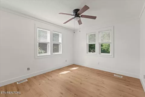 Bedroom - 8528 Heiskell Rd, Powell, TN 37849 photo 3 of 5