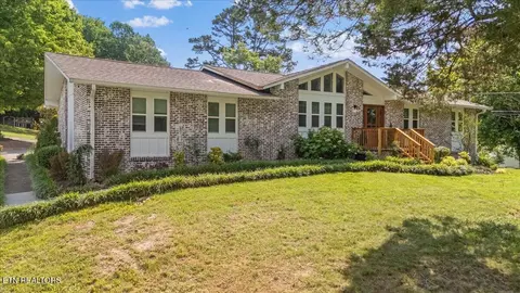 Exterior - 8528 Heiskell Rd, Powell, TN 37849 photo 2 of 9