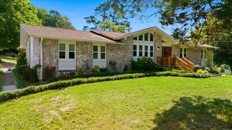 8528 Heiskell Rd, Powell, TN 37849