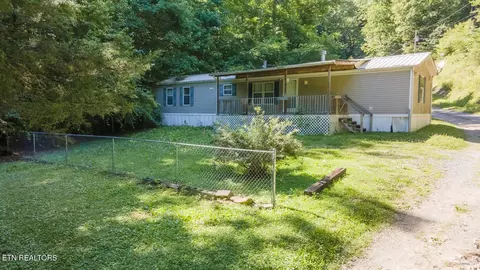 463 Lovers Ln, Townsend, TN 37882