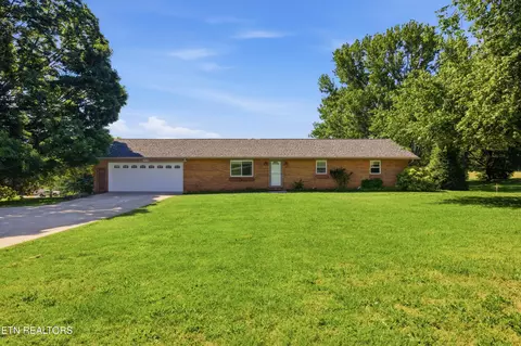 1518 E Brown School Rd, Maryville, TN 37804