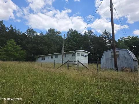 Exterior - 8050 Lett Rd, Corryton, TN 37721 photo 6 of 18