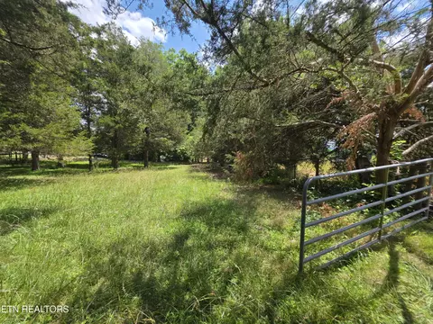 Exterior - 8050 Lett Rd, Corryton, TN 37721 photo 17 of 20