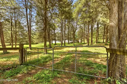Exterior - 8050 Lett Rd, Corryton, TN 37721 photo 3 of 20